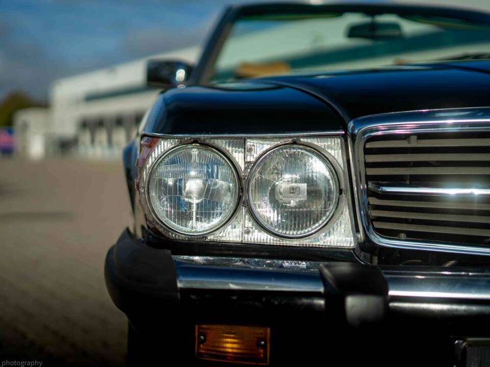 Image 10/33 of Mercedes-Benz 560 SL (1989)