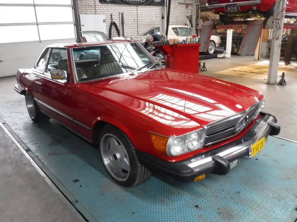 Imagen 34/48 de Mercedes-Benz 380 SL (1985)