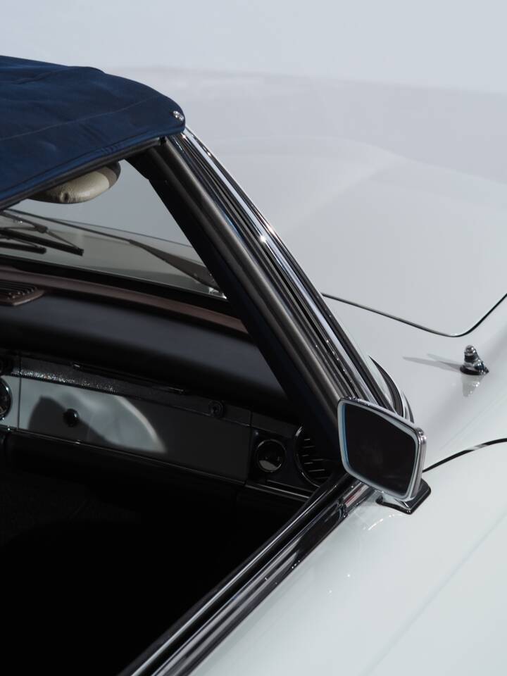 Afbeelding 32/57 van Mercedes-Benz 280 SL (1969)
