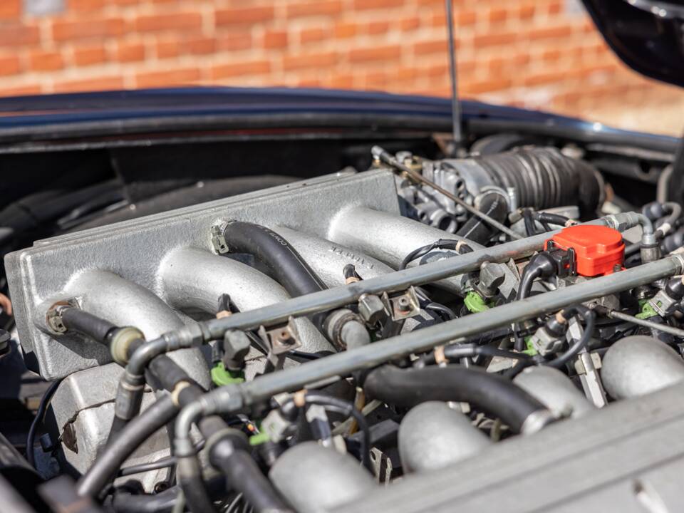 Bild 54/70 von Aston Martin V8 EFi (1988)