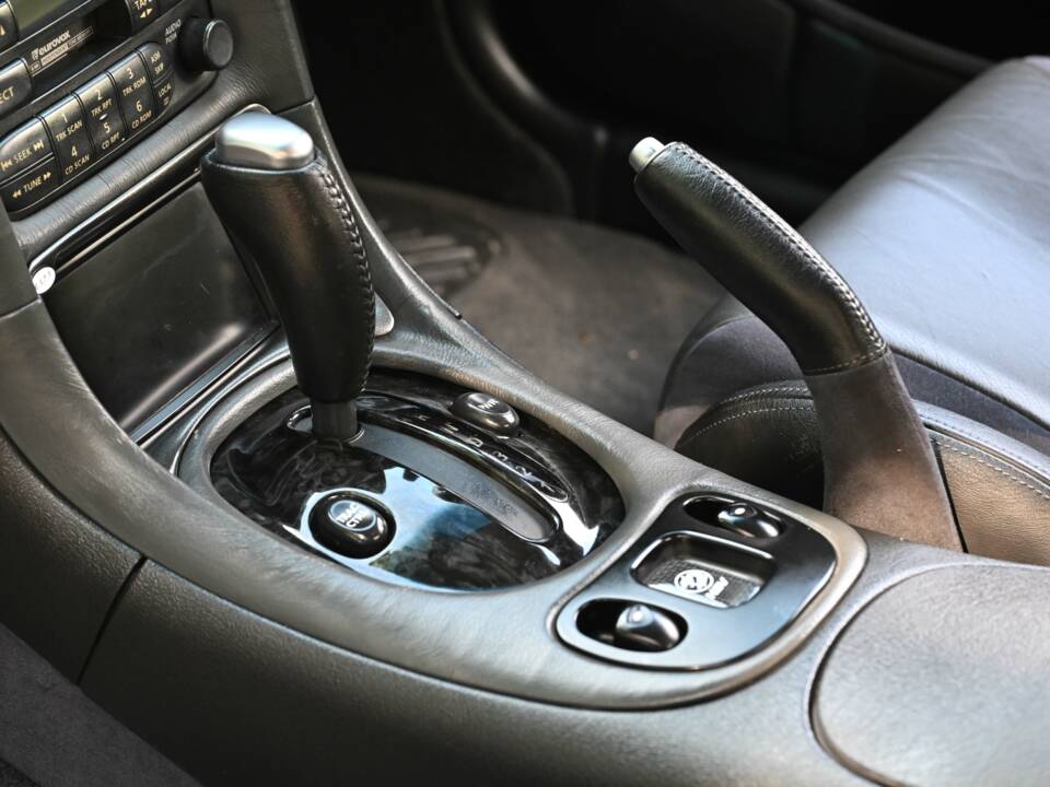 Image 21/35 of Holden Monaro CAPA F 320 C (2003)