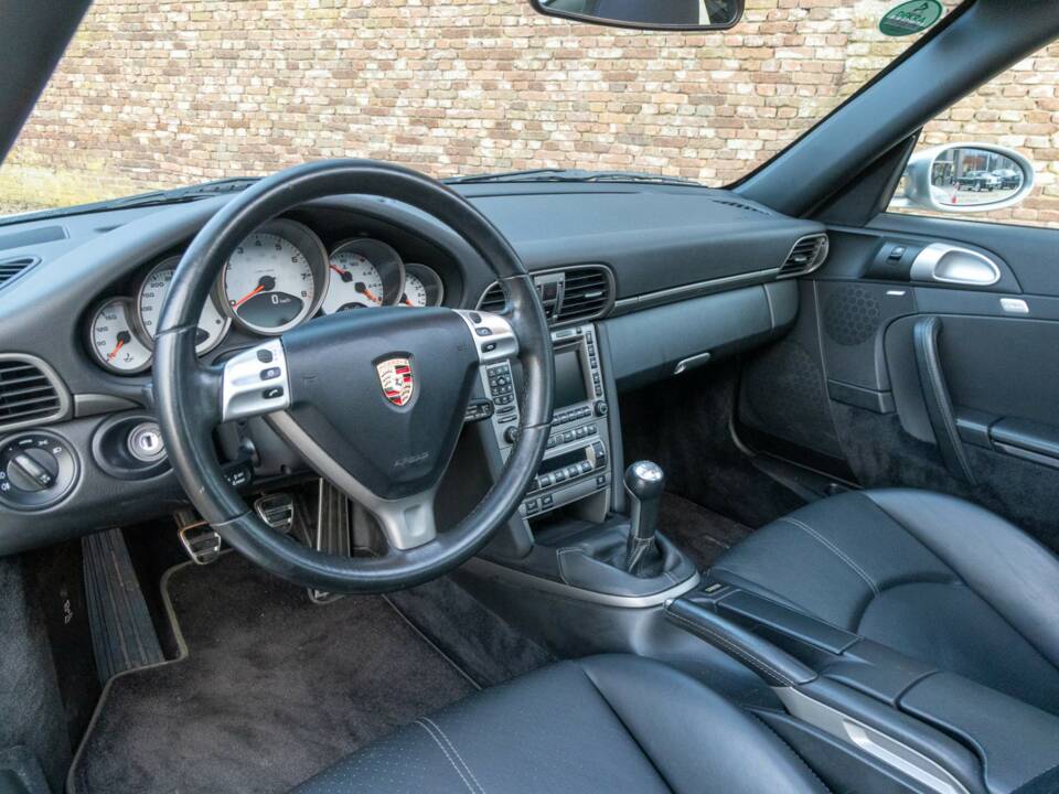 Image 3/50 of Porsche 911 Carrera (2007)