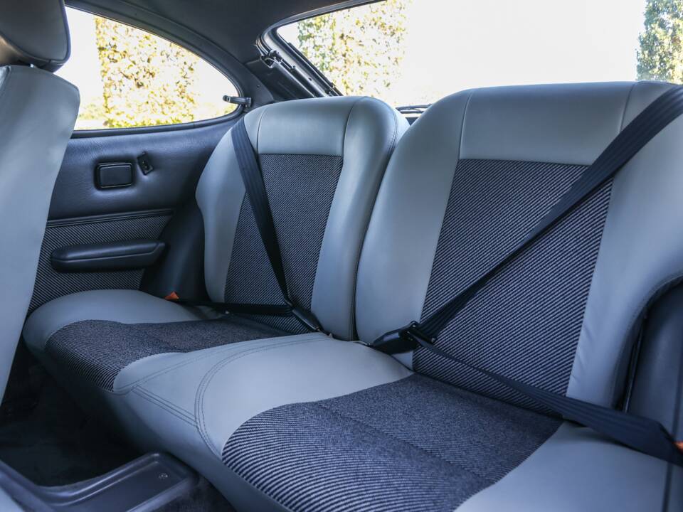 Image 35/50 of Ford Capri 2,8i (1987)