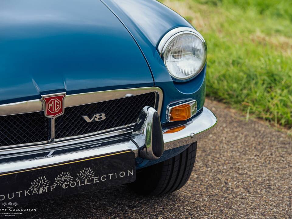 Image 3/40 of MG MGB GT V8 (1973)