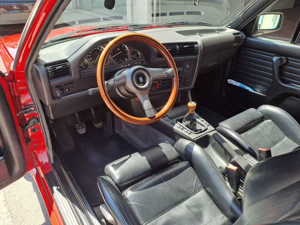 Immagine 34/50 di BMW 320i (1989)