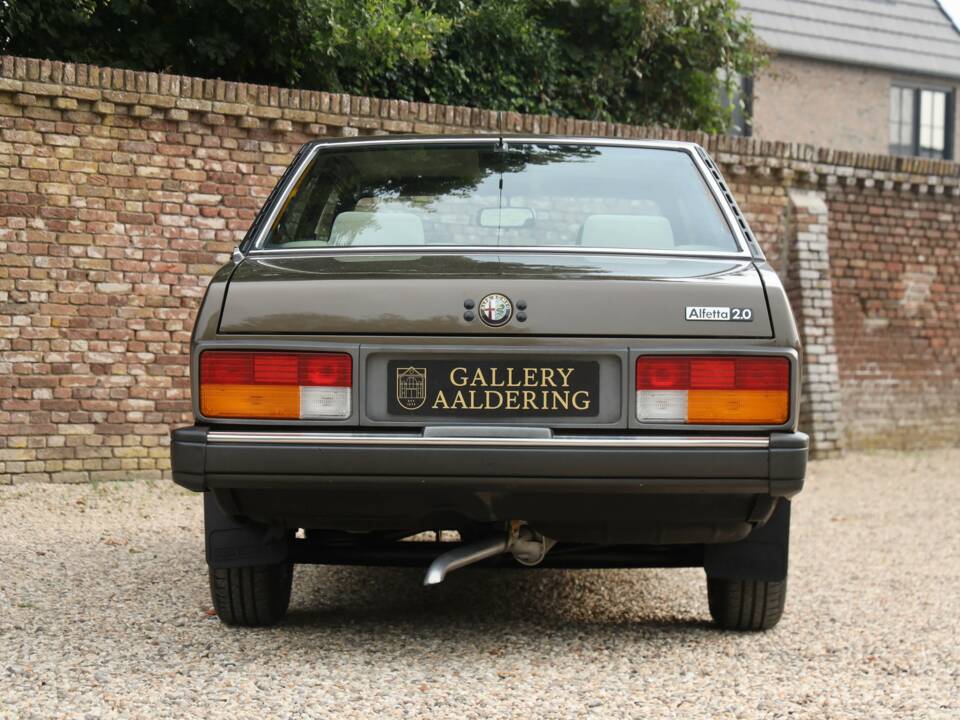 Afbeelding 33/50 van Alfa Romeo Alfetta 2.0 (1984)