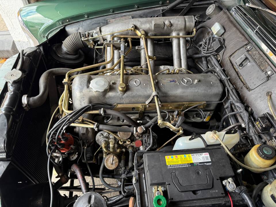 Afbeelding 8/46 van Mercedes-Benz 220 SE b (1961)