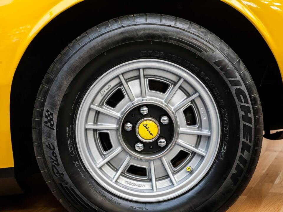 Image 15/19 of Ferrari Dino 246 GTS (1973)