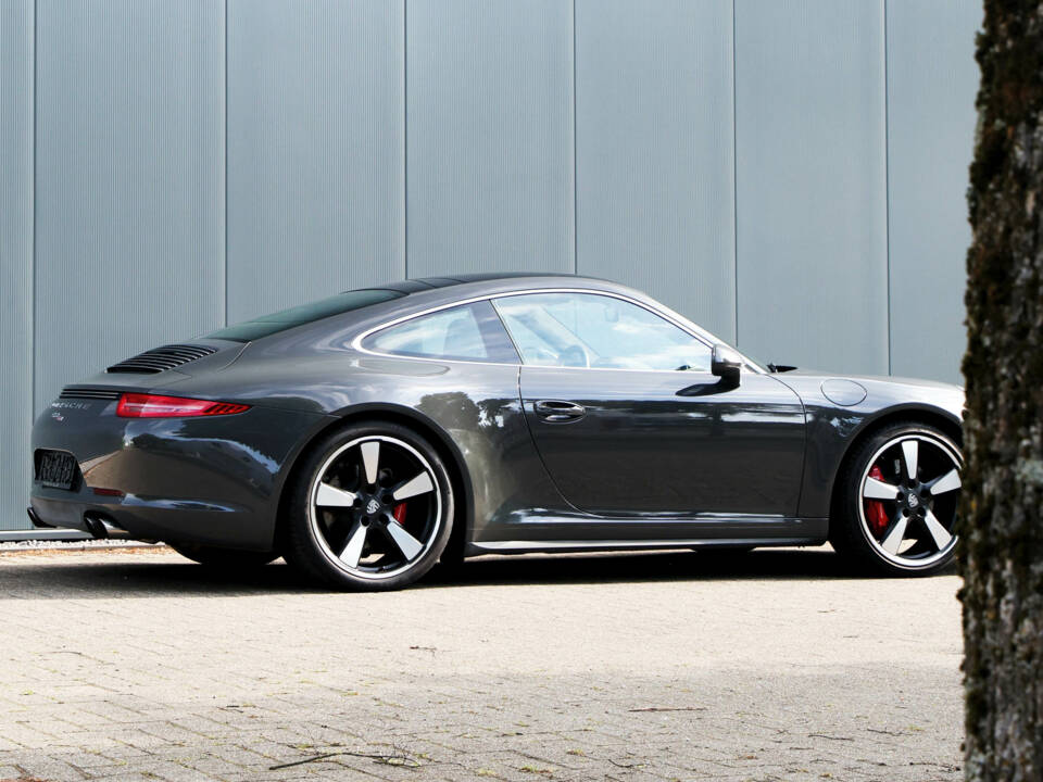 Image 2/43 de Porsche 911 Carrera S &quot;50 Jahre 911&quot; (2013)