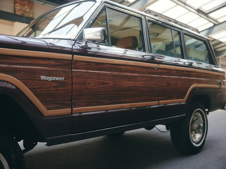 Image 7/96 of Jeep Wagoneer Limited (1982)