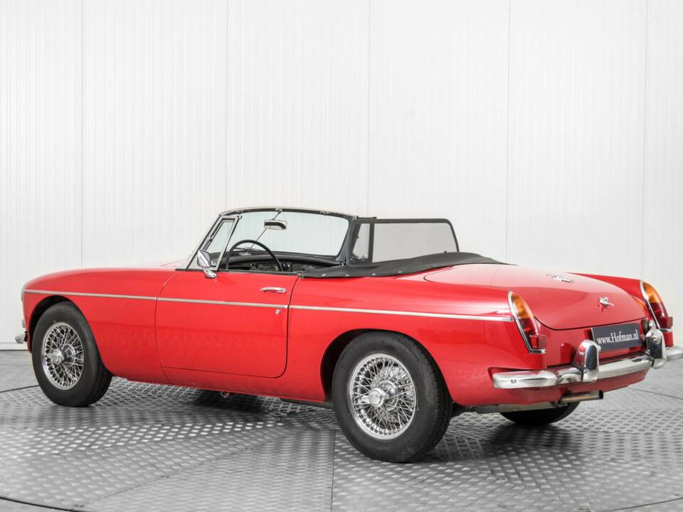 Afbeelding 6/50 van MG MGB (1966)