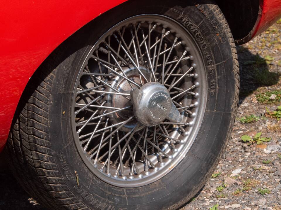 Image 21/50 de Jaguar Type E (2+2) (1969)