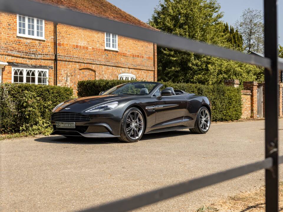 Imagen 52/57 de Aston Martin Vanquish Volante (2015)