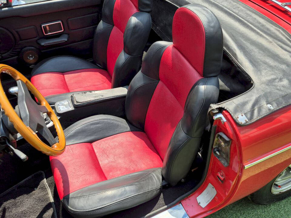 Image 23/40 of MG MGB (1979)
