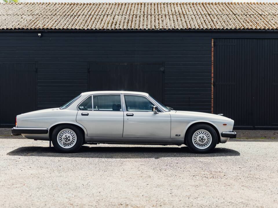 Imagen 13/50 de Jaguar XJ 6 4.2 (1982)