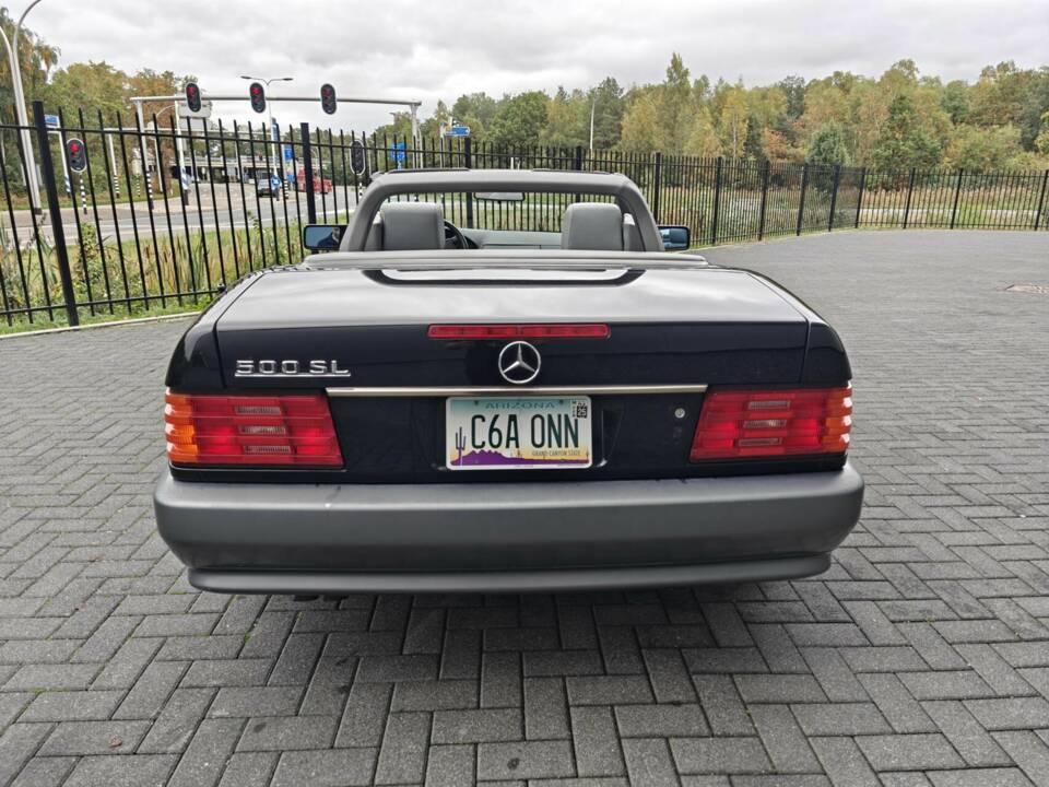 Image 7/50 de Mercedes-Benz 500 SL (1991)