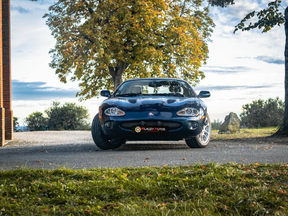 Bild 11/27 von Jaguar XKR (2001)