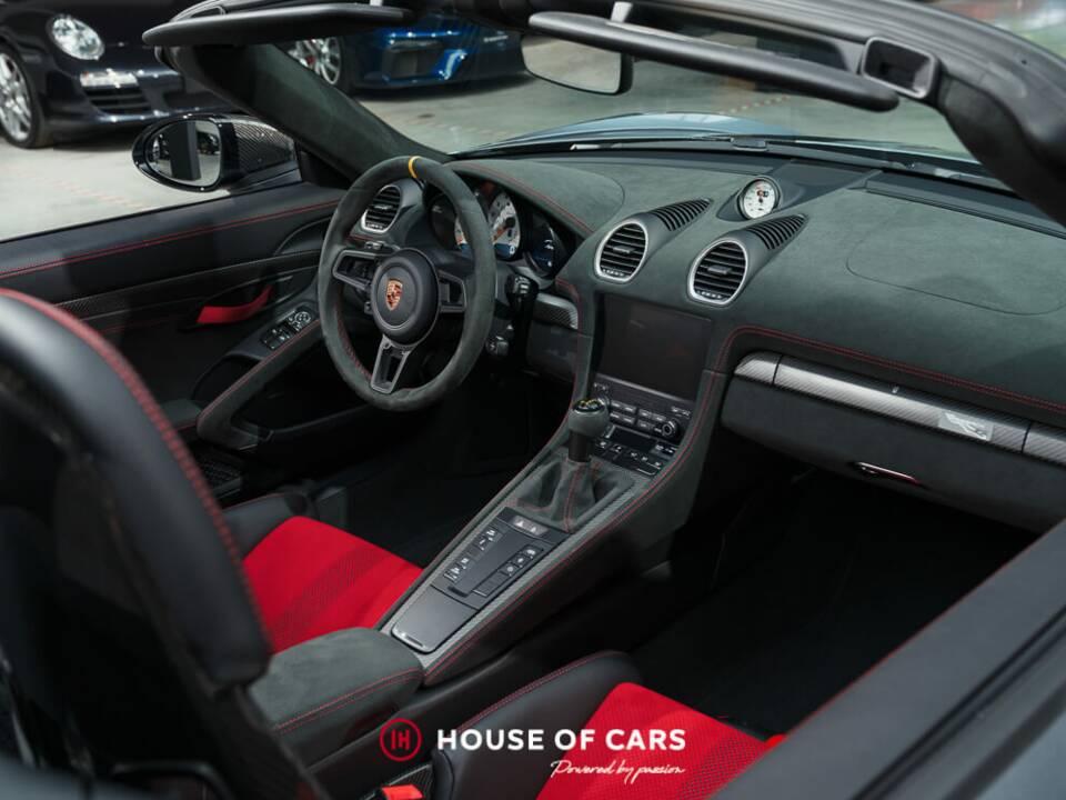 Bild 19/25 von Porsche 718 Spyder RS Weissach (2024)