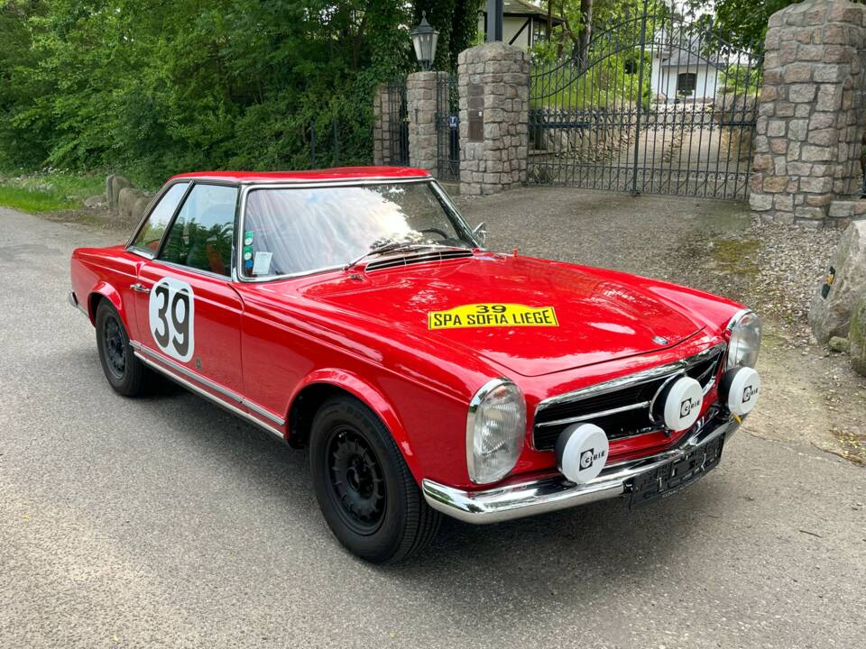 Afbeelding 2/29 van Mercedes-Benz 230 SL (1965)