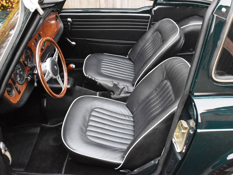 Image 19/29 of Triumph TR 5 PI (1968)