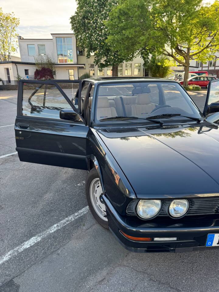 Image 10/12 of BMW M 535i (1987)