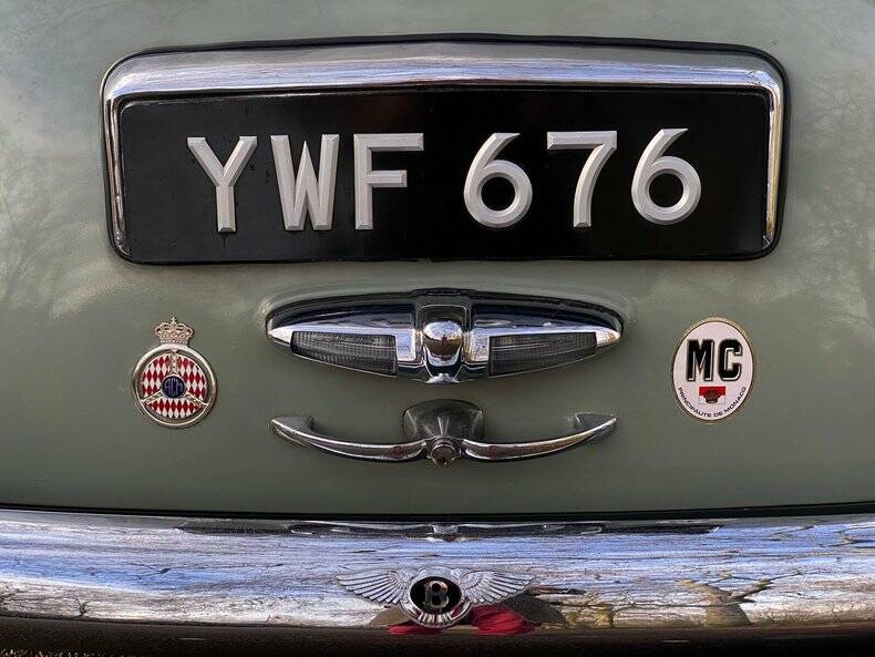 Image 15/50 of Bentley S 2 (1959)