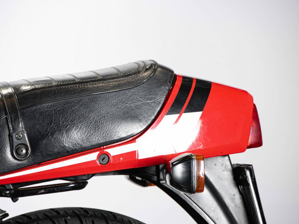 Image 20/50 of Suzuki DUMMY (1987)