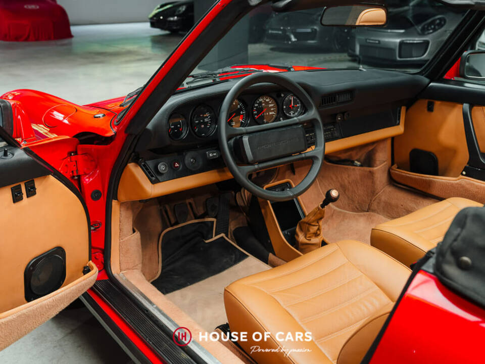 Image 16/25 of Porsche 911 SC 3.0 (1983)