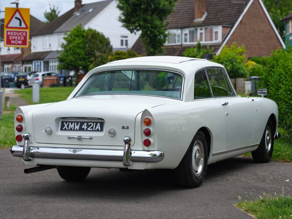 Image 17/48 of Bentley S 3 Continental Flying Spur (1963)