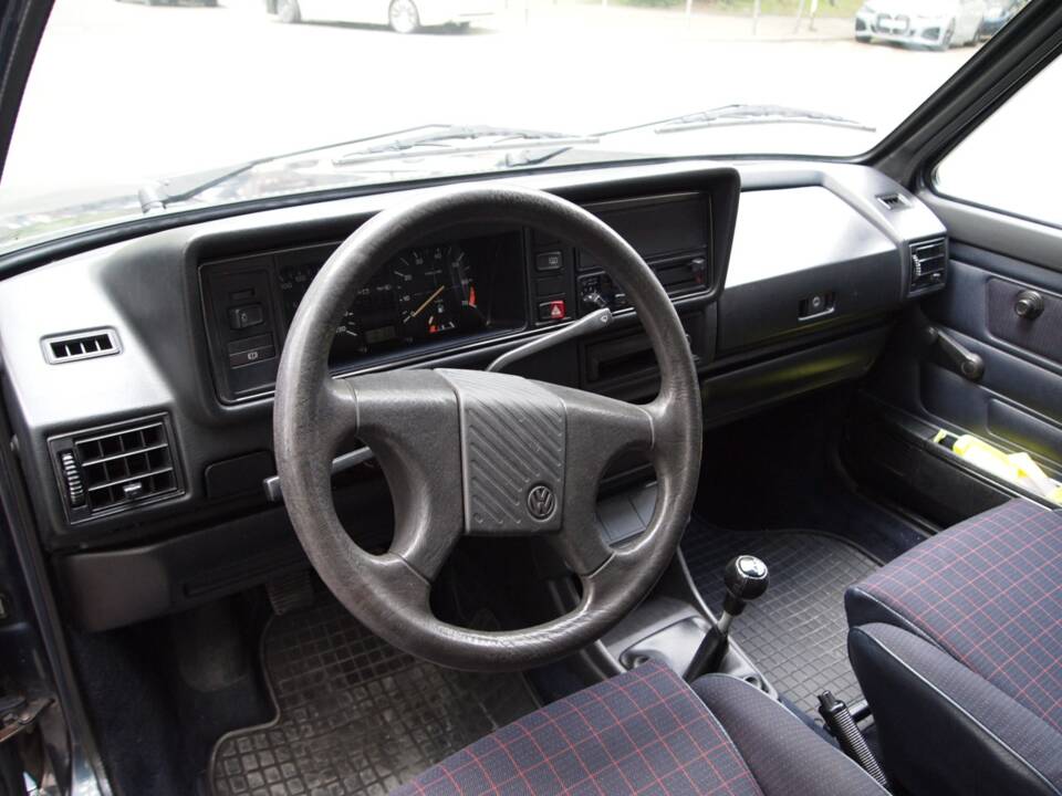 Image 74/148 of Volkswagen Golf Mk I Convertible 1.6 (1988)