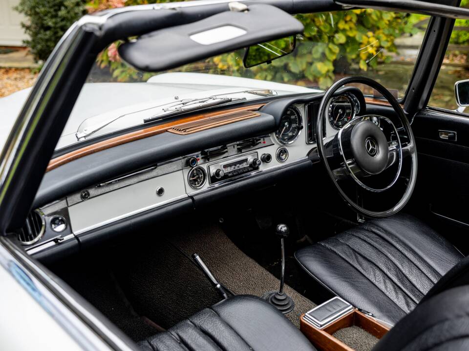 Image 4/50 of Mercedes-Benz 280 SL (1968)