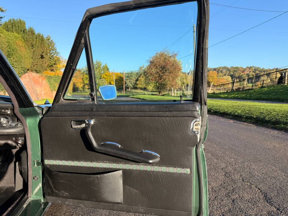 Bild 28/37 von Mercedes-Benz 280 SE 3,5 (1972)