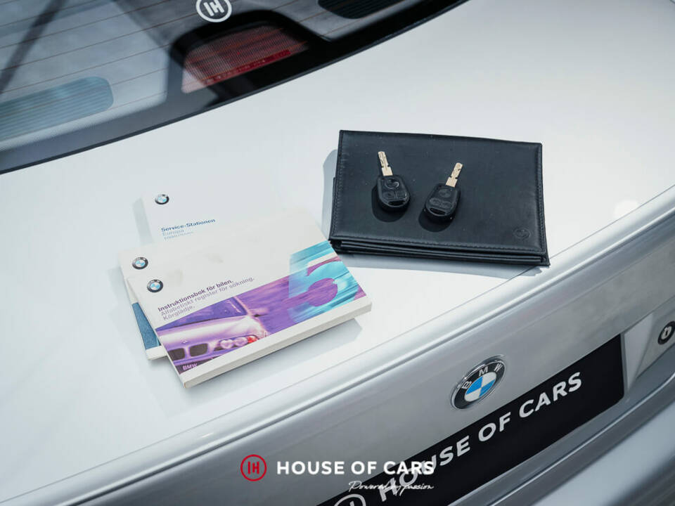 Image 23/23 de BMW 540i (1999)