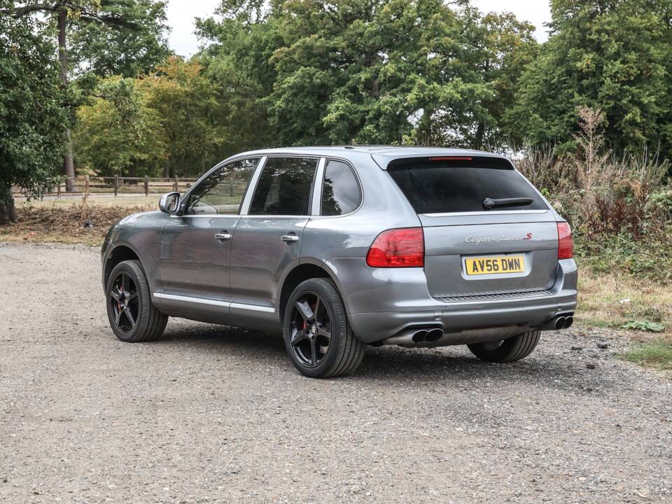 Bild 28/40 von Porsche Cayenne Turbo S (2006)