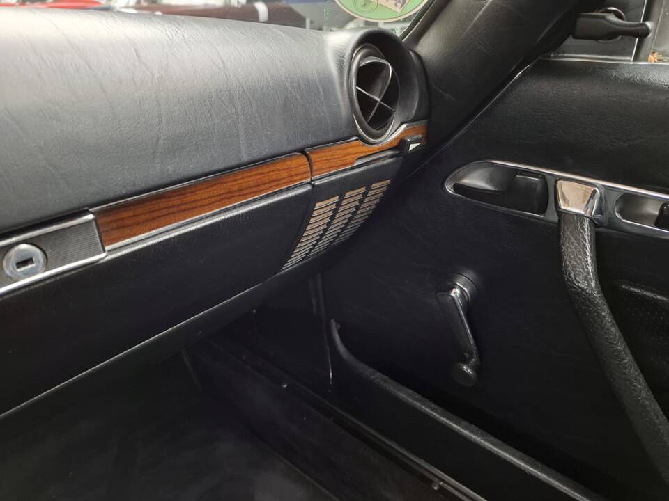 Bild 10/18 von Mercedes-Benz 280 SL (1981)