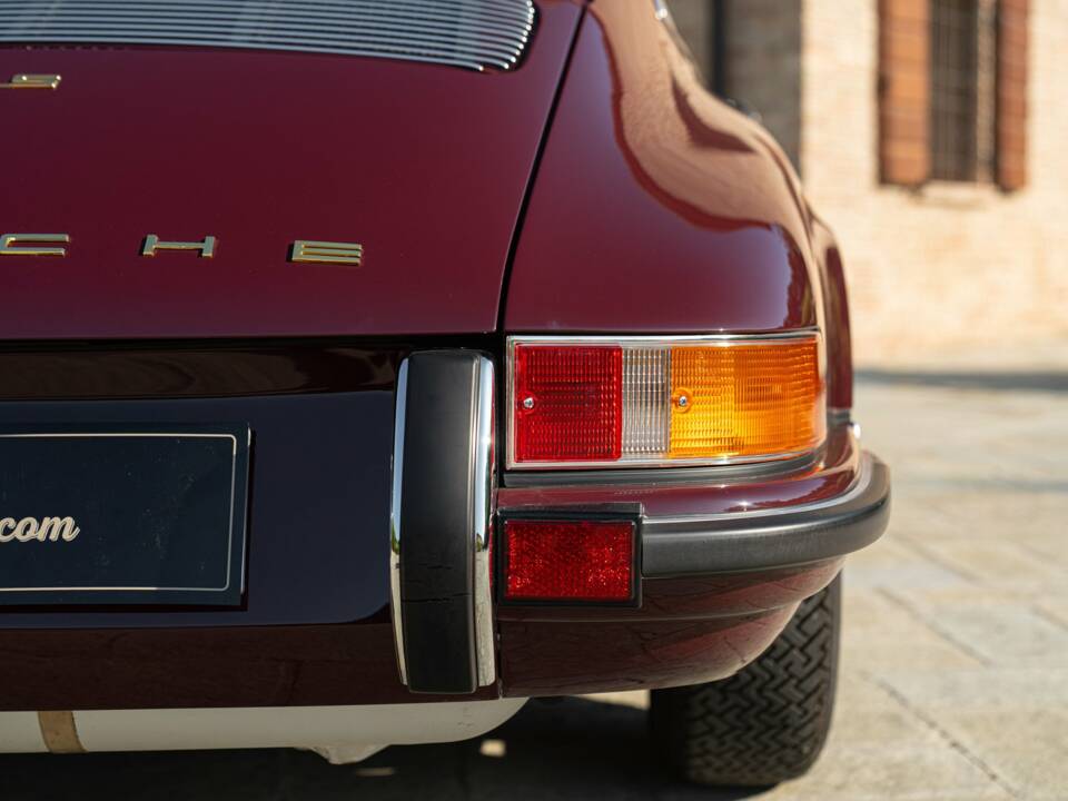 Image 24/50 of Porsche 911 2.2 S (1971)