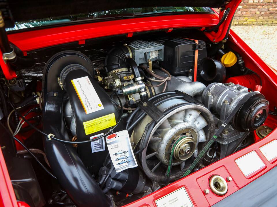 Image 4/50 of Porsche 911 Carrera 3.2 (1988)