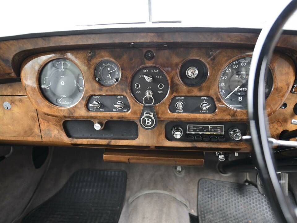 Image 35/50 of Bentley S 3 (1964)