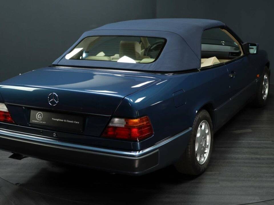 Bild 6/30 von Mercedes-Benz 300 CE-24 (1993)