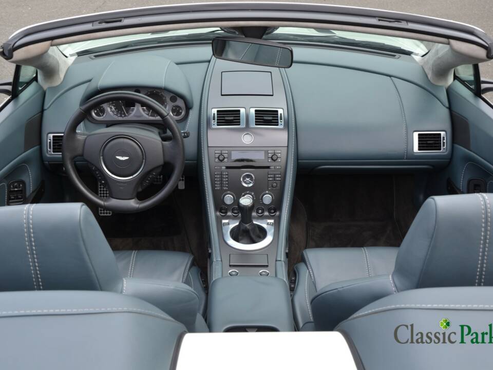 Image 12/50 of Aston Martin V8 Vantage (2007)