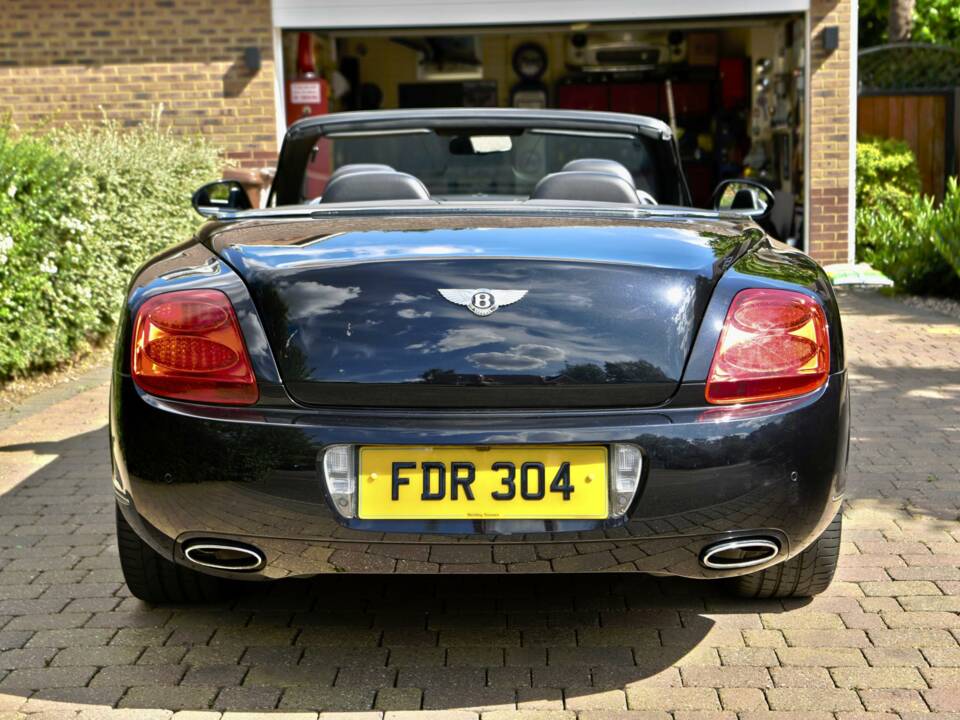 Bild 10/42 von Bentley Continental GTC W12 (2011)