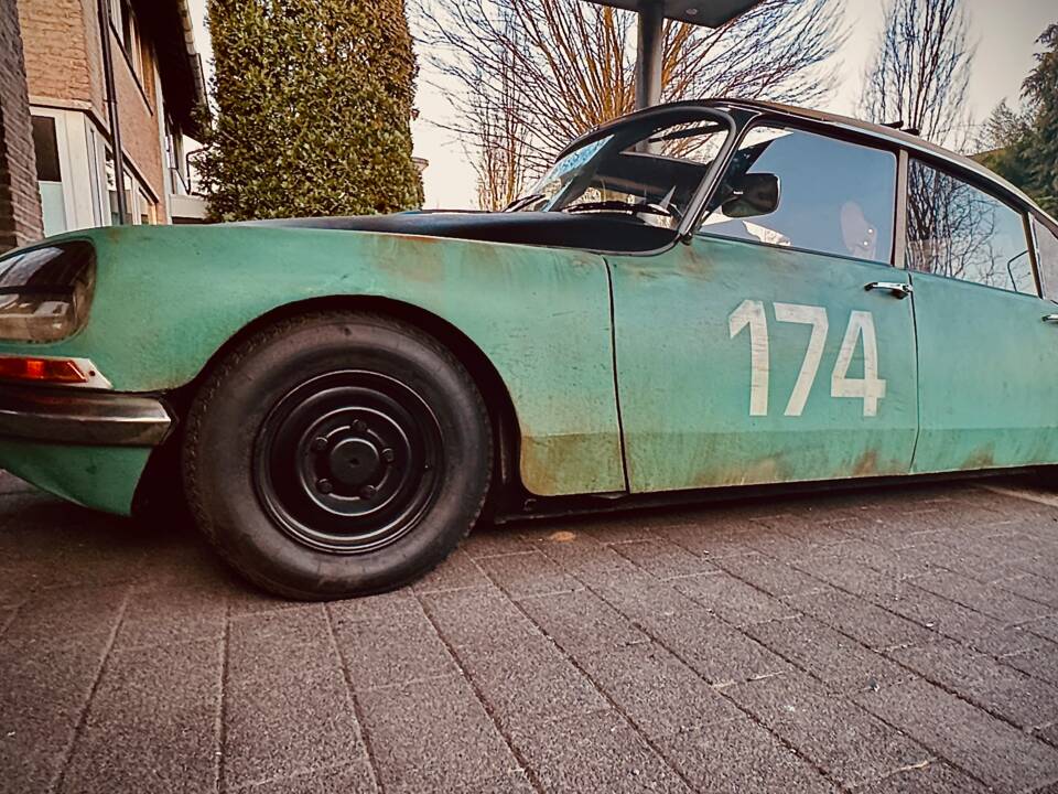 Image 25/28 of Citroën ID 20 (1970)