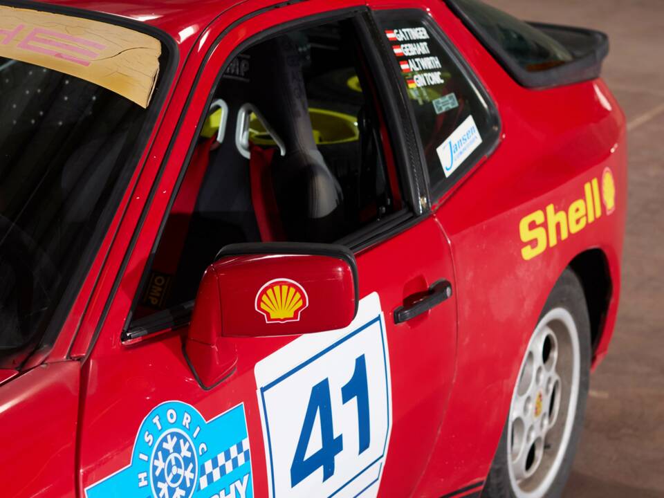 Image 24/38 of Porsche 944 (1985)
