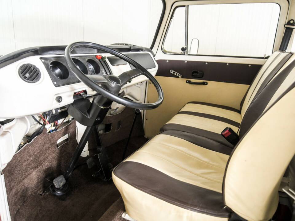 Bild 11/50 von Volkswagen T2b Pickup Double Cabin (1977)