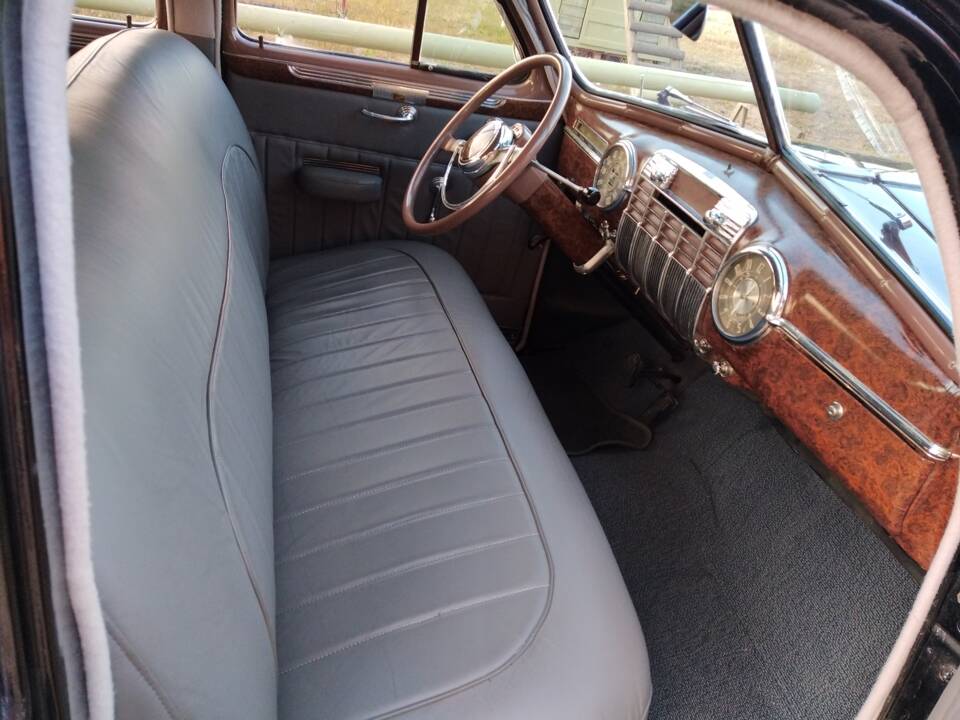 Image 19/50 of Cadillac 61 Sedan (1941)