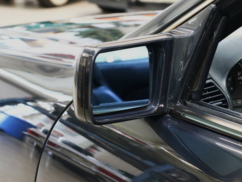 Image 17/36 of Mercedes-Benz 300 SL-24 (1993)