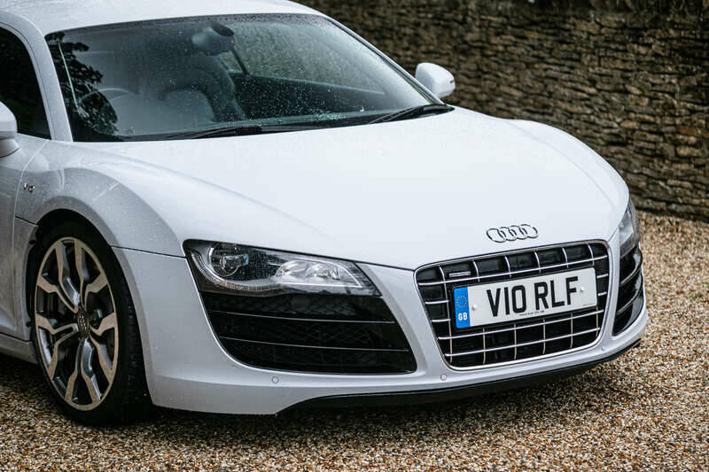 Image 7/38 of Audi R8 V10 (2010)