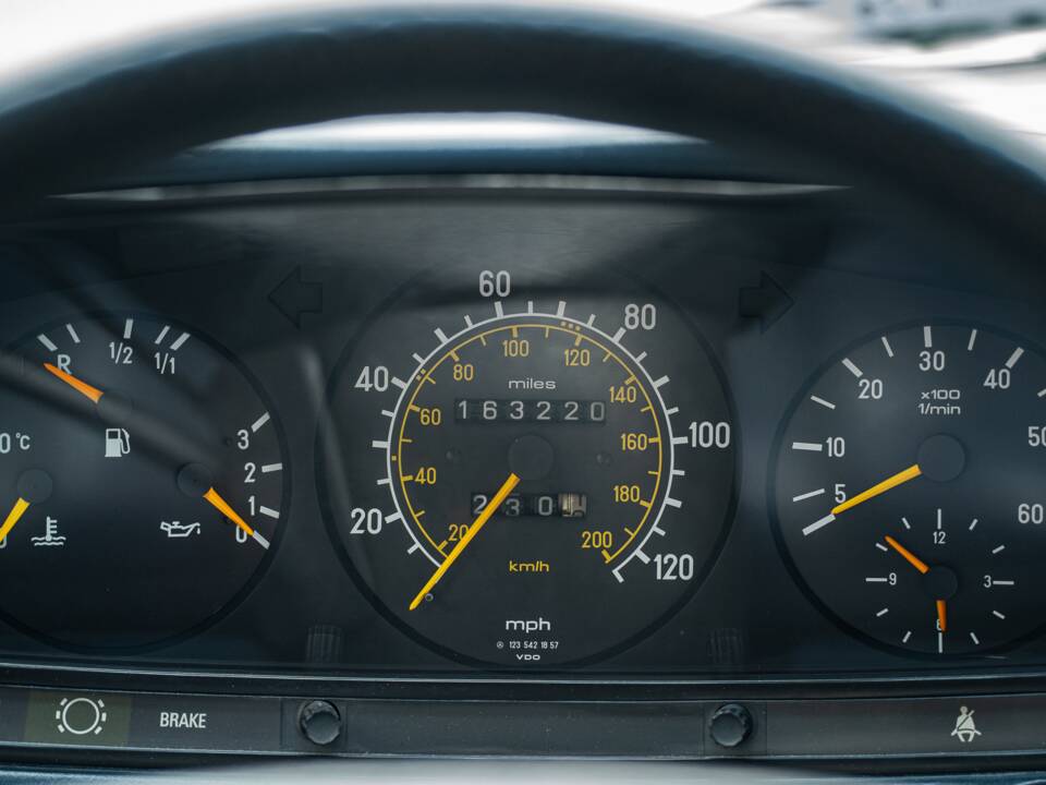 Bild 27/83 von Mercedes-Benz 300 D Turbodiesel (1983)