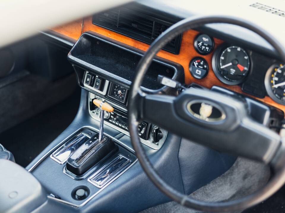 Imagen 30/50 de Jaguar XJ 6 4.2 (1982)