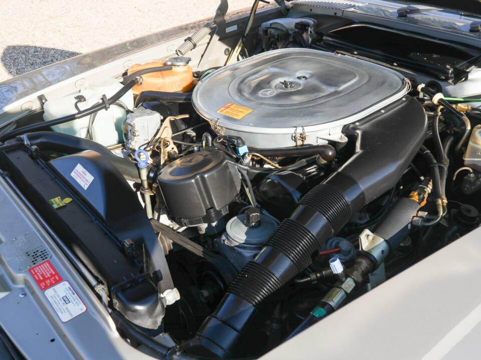 Bild 18/50 von Mercedes-Benz 560 SL (1987)